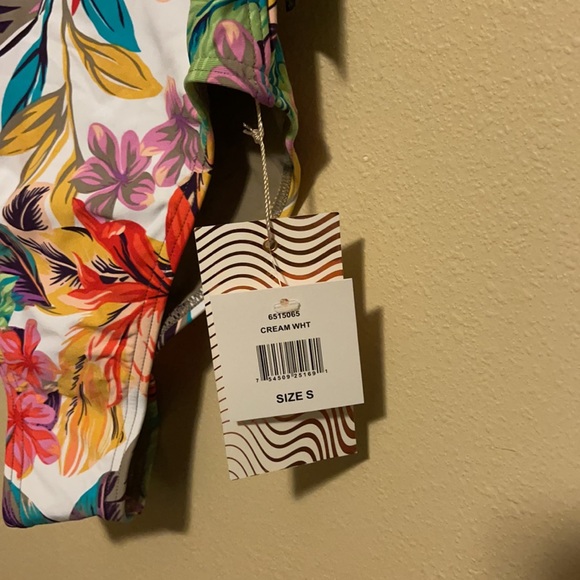 Kikirio COCO BEACH CATE HIGH LEG ONE PIECE - Picture 3 of 7